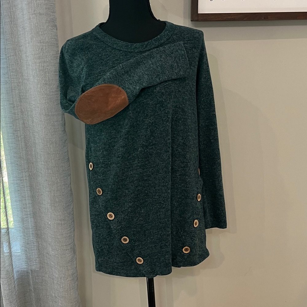 Cozy Green Women's Fleece shirt with Brown Accents... rugs loose